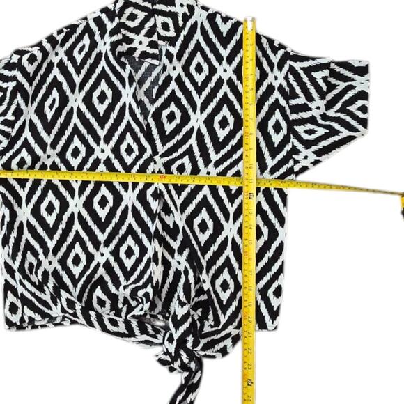Fred David Printed Peasant Blouse Black White Geometric Tie Hem Shirt Size Small - Picture 2 of 5